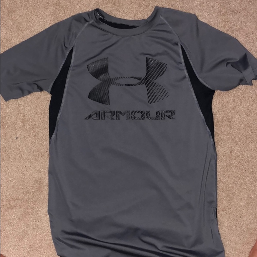 Youth boys UA shirt